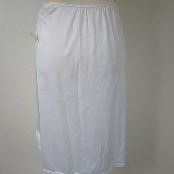 Dixie Belle Vintage Skirt - Picture 10 of 10